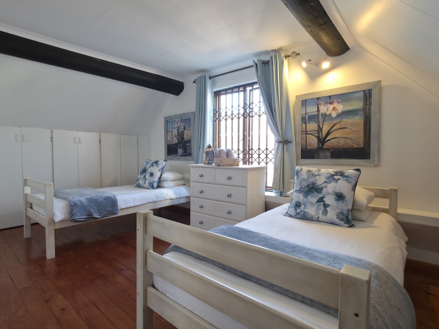 5 Bedroom Property for Sale in Wavecrest Eastern Cape